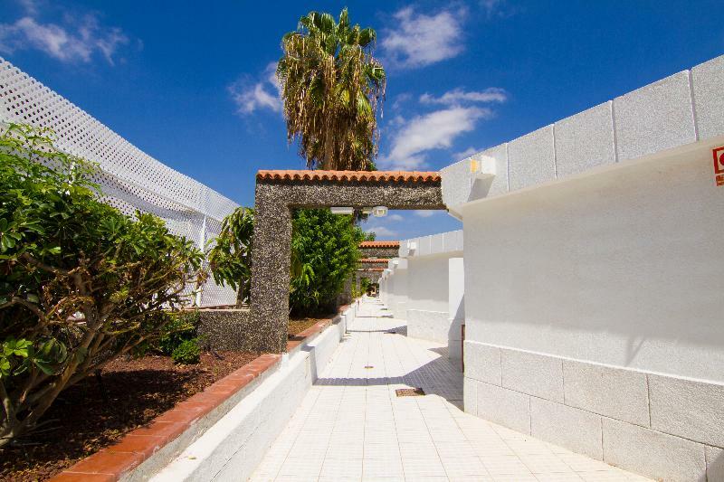 Checkin Bungalows Atlántida Los Cristianos (Tenerife) Exterior foto